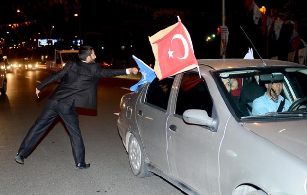 CHP önünde gerginlik CHP önünde gerginlik