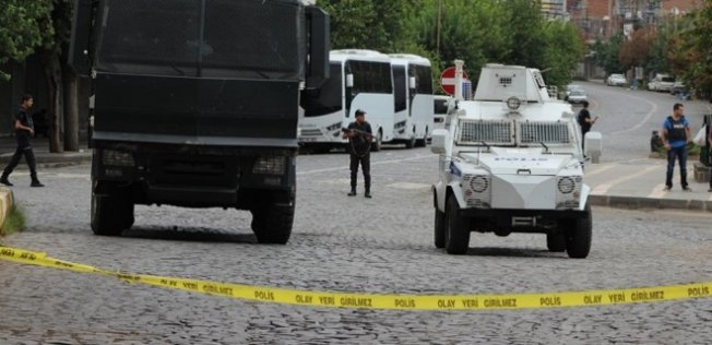 Diyarbakır'da sokağa çıkma yasağı Diyarbakır'da sokağa çıkma yasağı