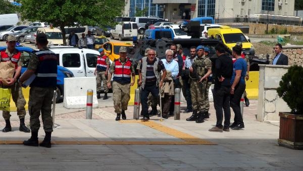 Elazığ'da PKK operasyonu şüphelisi 17 kişi adliyede Elazığ'da PKK operasyonu şüphelisi 17 kişi adliyede