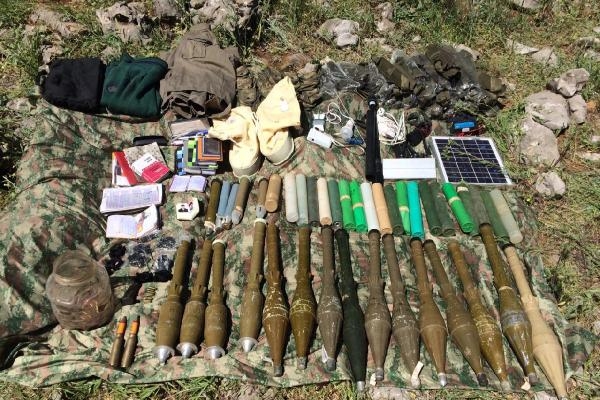Diyarbakır'daki büyük operasyonda PKK'nın mağarası bulundu Diyarbakır'daki büyük operasyonda PKK'nın mağarası bulundu