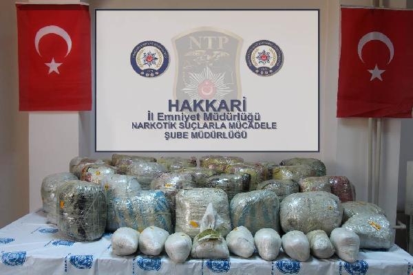 Hakkari'de 268 kilo esrar ele geçirildi Hakkari'de 268 kilo esrar ele geçirildi