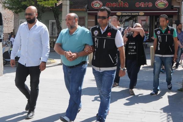 1 kilo uyuşturucuyla yakalanan çift adliyede 1 kilo uyuşturucuyla yakalanan çift adliyede
