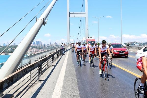 250 bisikletli İstanbul'dan Niğde Bor'a 800 km pedal çevirdi 250 bisikletli İstanbul'dan Niğde Bor'a 800 km pedal çevirdi