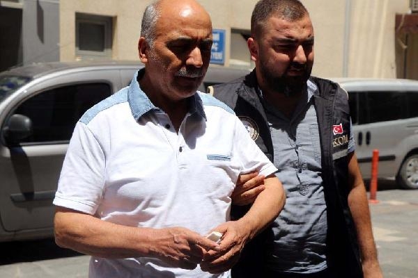 Batman Üniversitesi eski rektörü Abdusselam Uluçam tutuklandı Batman Üniversitesi eski rektörü Abdusselam Uluçam tutuklandı