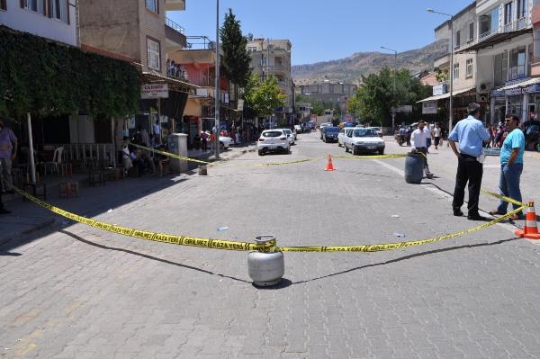 Diyarbakır'da kahveye silahlı saldırı Diyarbakır'da kahveye silahlı saldırı
