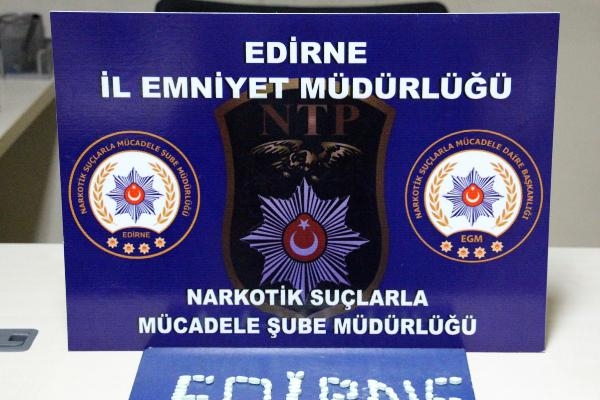 Edirne'de uyuşturucu satıcılarına operasyon: 3 tutuklama Edirne'de uyuşturucu satıcılarına operasyon: 3 tutuklama
