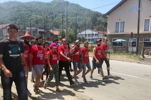 Haluk Levent, Srebrenitsa'da barış için yürüdü Haluk Levent, Srebrenitsa'da barış için yürüdü