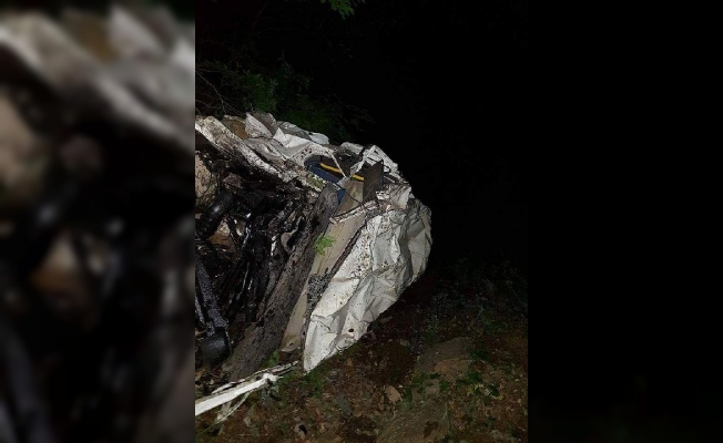 Minibüs uçuruma yuvarlandı: 3 ölü 10 yaralı Minibüs uçuruma yuvarlandı: 3 ölü 10 yaralı