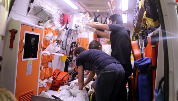 Otomobili tamir ederken bulduğu silahla kendini vurdu Otomobili tamir ederken bulduğu silahla kendini vurdu