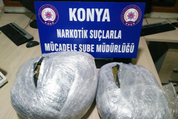 Valiz içerisinde 10 kilo esrar ele geçirildi Valiz içerisinde 10 kilo esrar ele geçirildi
