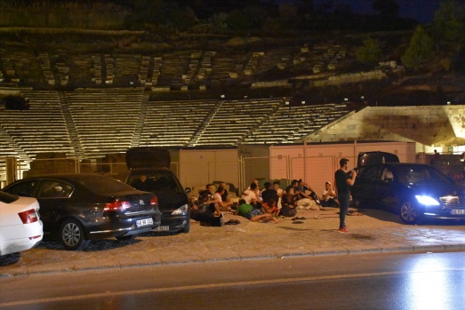 İşte deprem anı ve sonrasına ait çarpıcı kareler 22