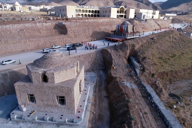 İmam Abdullah Zaviyesi taşınmaya başladı 10