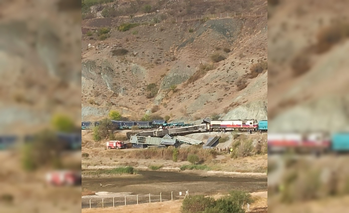 Ankara'da trenler kafa kafaya çarpıştı: Ölüler var!