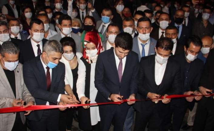 Hatay Ülkü Ocakları yıllardır özlemini çektiği yeni binasına kavuştu