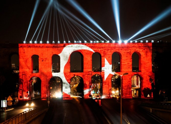 Türkiye'de ilk Atatürk hologramı! İBB’den görkemli Cumhuriyet Bayramı kutlaması