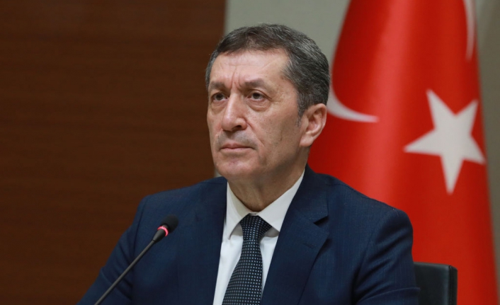 Atatürk’ün sevdiği kitap dağıtılınca Milli Gazete’den Ziya Selçuk’a tepki geldi