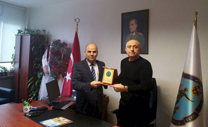 Sinan Engin'den Mehmetçik Vakfı'na bağış