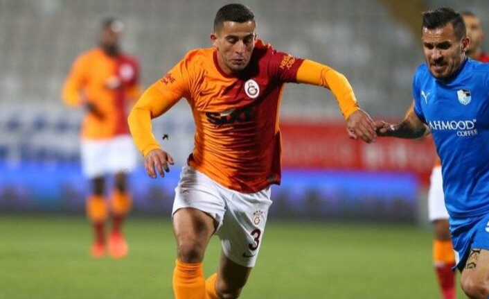 Galatasaraylı Omar Elabdellaoui'nin elinde havai fişek patladı