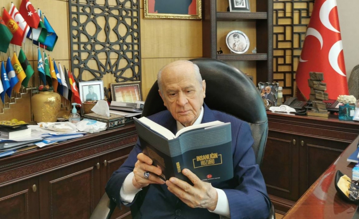 Bahçeli MHP'nin 'İnsanlığın Huzuru' isimli yeni eserini tanıttı