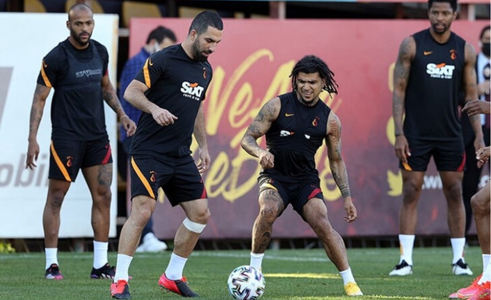 Galatasaray'ı kimin çalıştıracağı belli oldu!