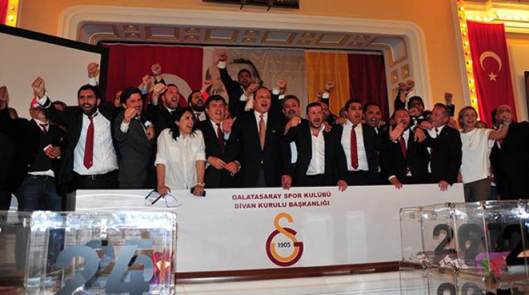 Galatasaray yönetiminden çarpıcı sosyal medya kararı!