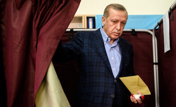 Ünlü ekonomist AKP'nin hamlelerini değerlendirdi: Erken seçim...