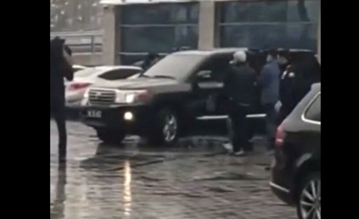 Gökçek, zırhlı aracını teslim etti, belediye kalanları da istedi