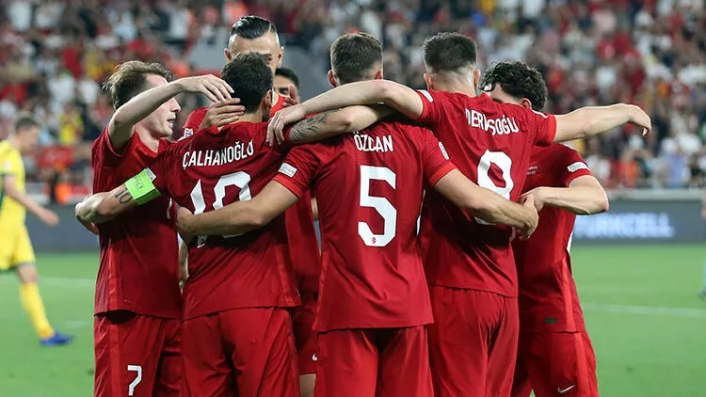 Helal olsun çocuklar! Milliler 4'te 4 yaptı