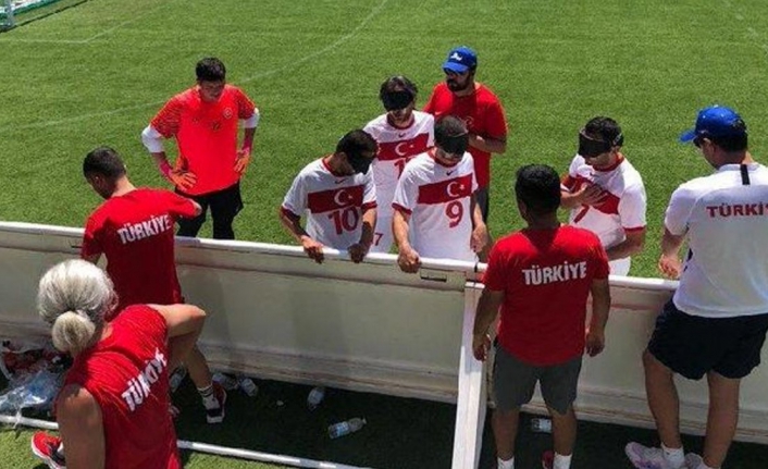 Helal olsun çocuklar: Avrupa Futbol Şampiyonası'nda tarih yazdılar