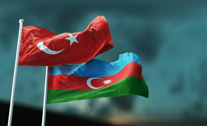 Azerbaycan'dan Türkiye'ye göçmen desteği çağrısı