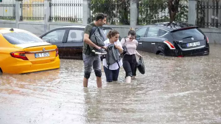 AFAD'dan üç il için sel ve baskın uyarısı