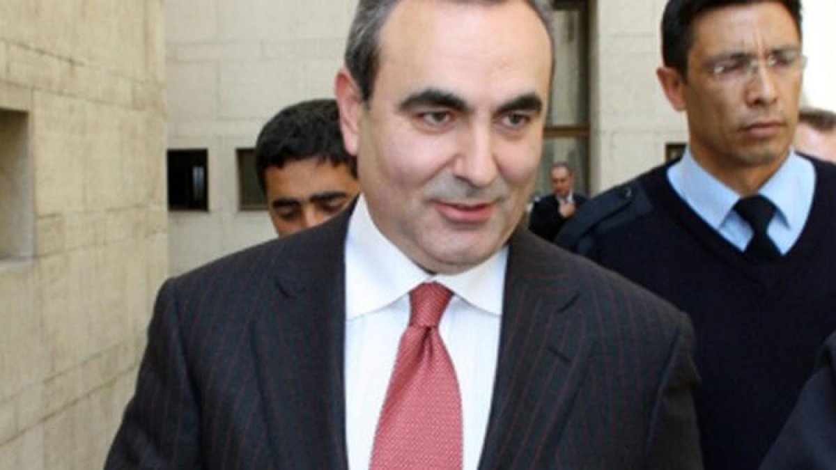 EROL EVCİL KİMDİR?