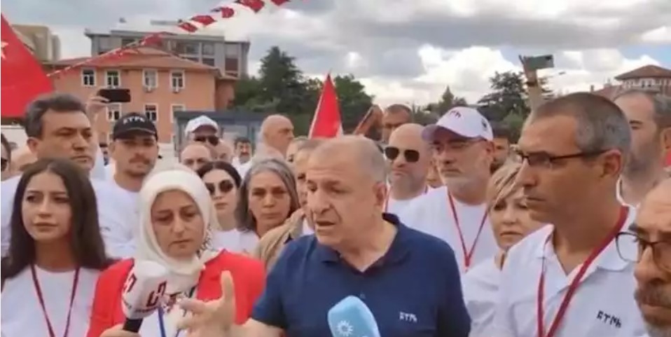 Cuma namazında Atatürk'e Fatiha okunmadı. Ümit Özdağ patladı: "Senin İslam'a verdiğin zararı bir tek Erdoğan vermiştir"