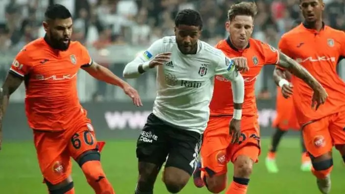 Beşiktaş ağır yaralı... Tribünlerden tepki