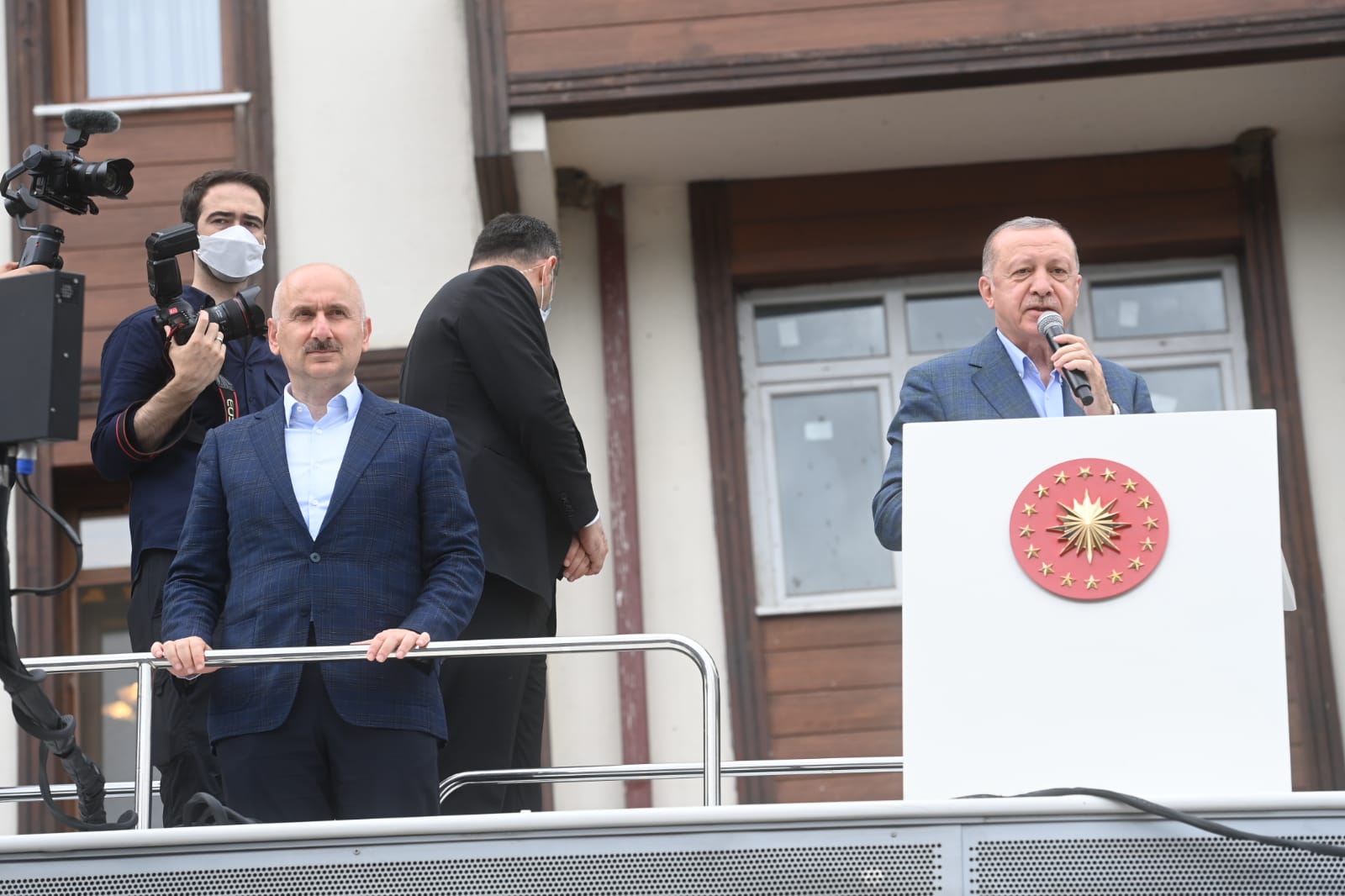 Buraya bir şey yazamıyoruz suç olur! Siz biliyorsunuz onu! Bakan Adil Karaismailoğlu: Erdoğan'a layık olmaya çalışıyoruz