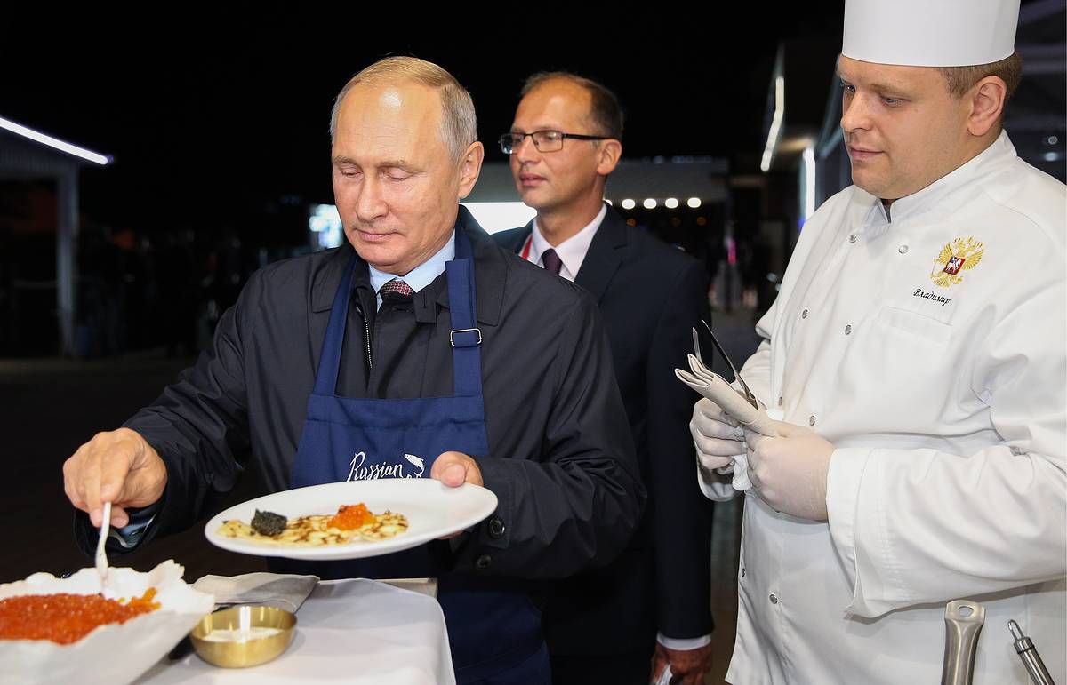 Putin'in 'yemek şefi' itiraf etti!