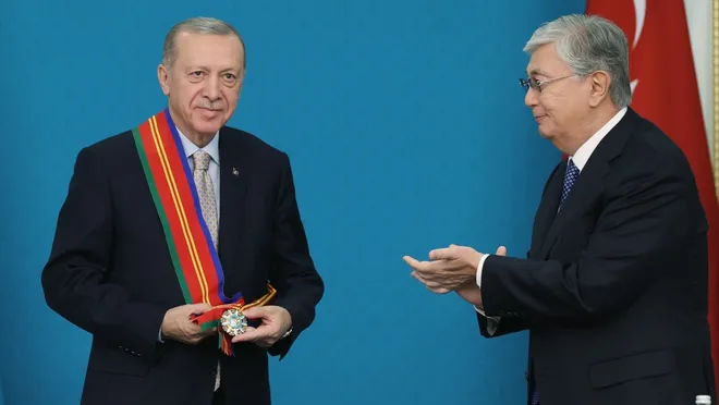 Erdoğan'a 'devlet nişanı'