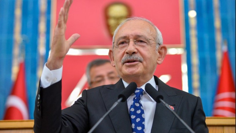 Kılıçdaroğlu mikrofonun azizliğine uğradı!