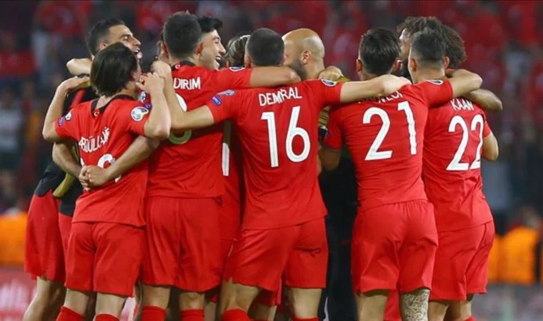 Türkiye - İskoçya maçında ilk 11'ler belli oldu!