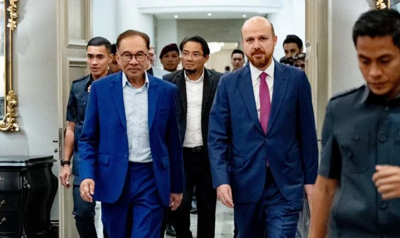 Bilal Erdoğan'dan Malezya'da devlet başkanı gibi temaslar!