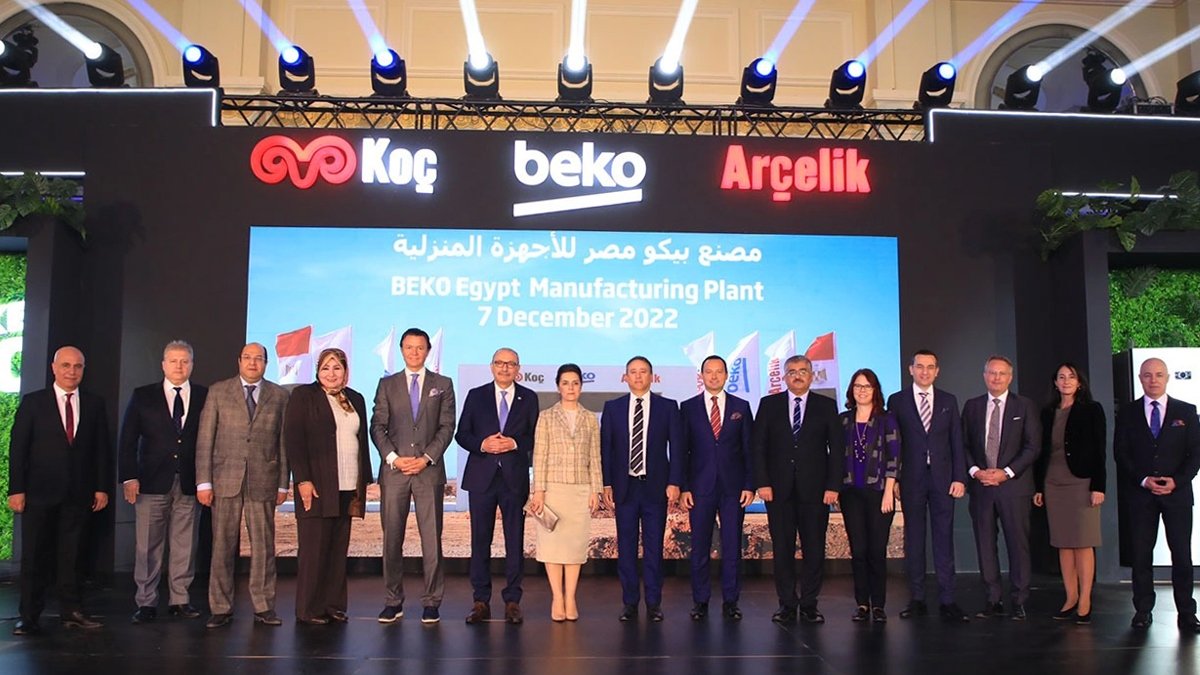 Mısır’da dev fabrikanın temelini attı