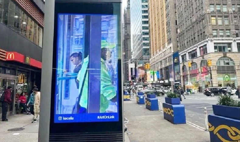 Türk ressamın eserleri New York sokaklarında sergileniyor
