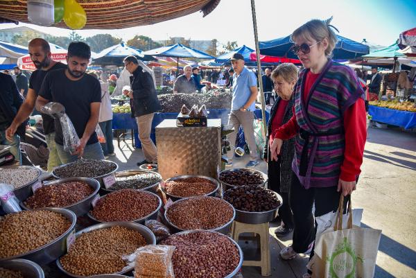 Evde yeni yıl sofrasının maliyeti 400 lira
