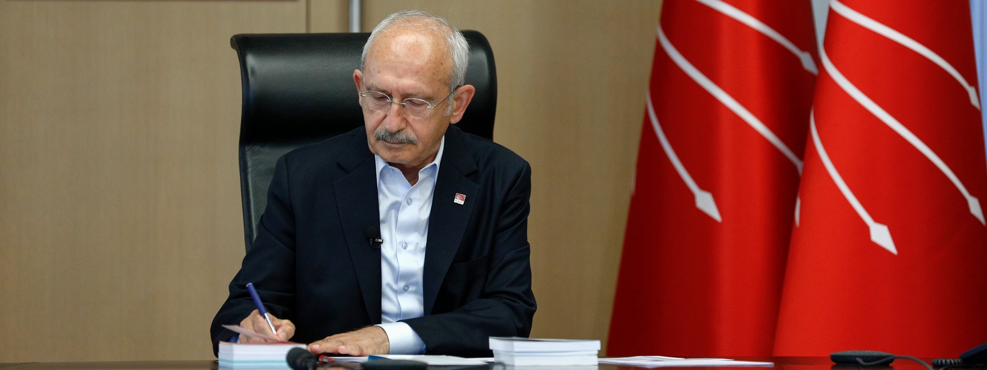 Sinan Ateş'in ailesine CHP'den taziye ziyareti