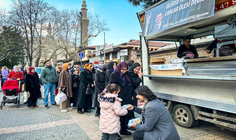 Sinan Ateş'in ruhu için lokma dağıtıldı