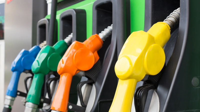 Benzine zam: Gece yarısı geliyor!