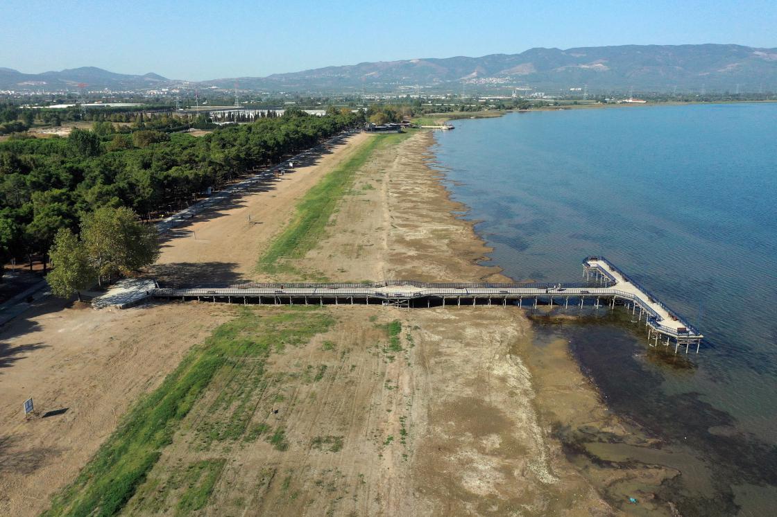 İznik Gölü 400 metre geri çekildi