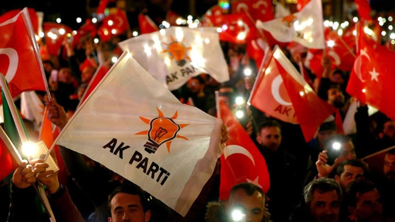 Bunu da gördük! AKP’den çocuk üye skandalı
