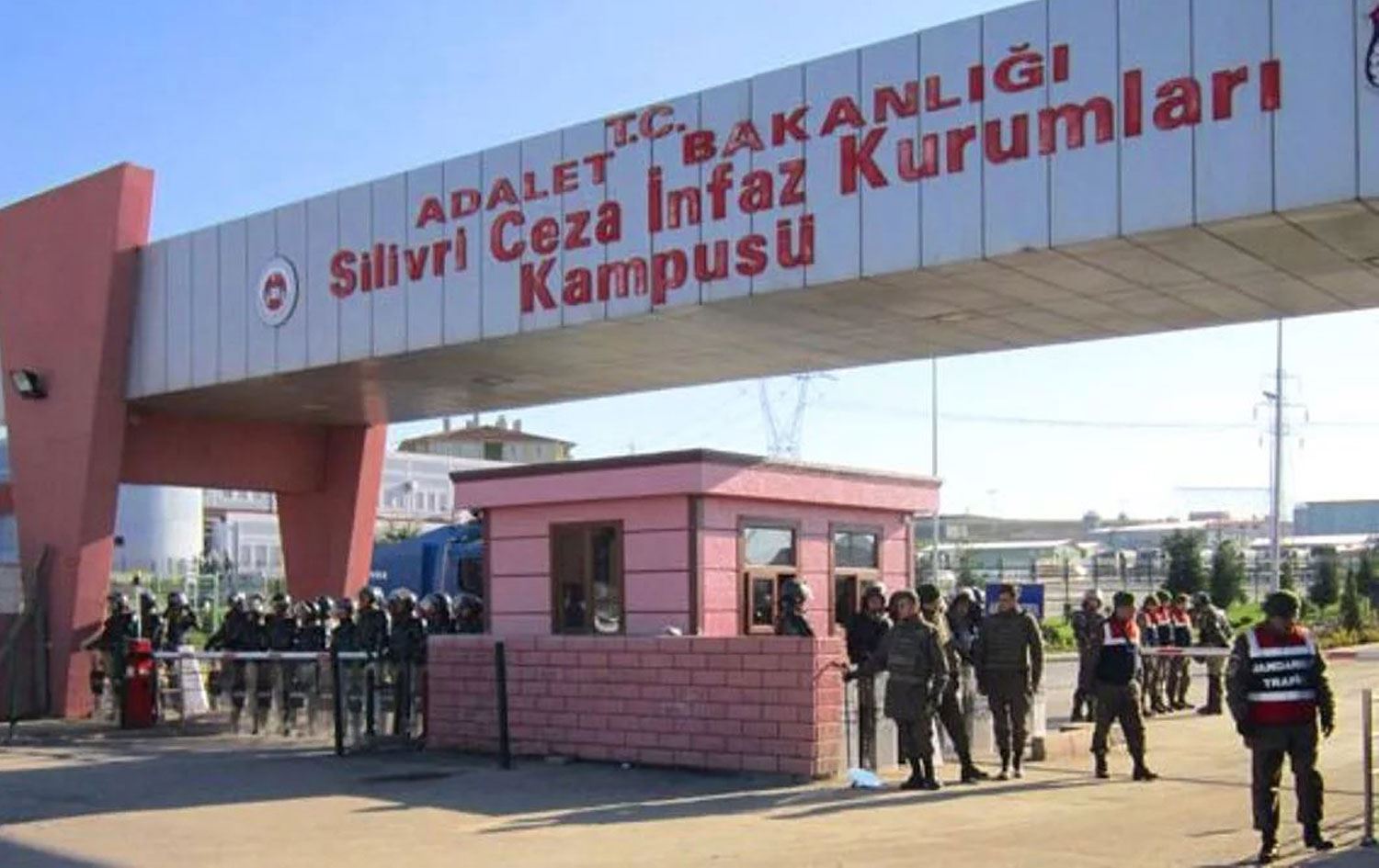 Cezaevleri dolup taşıyor! 350 bine dayandı