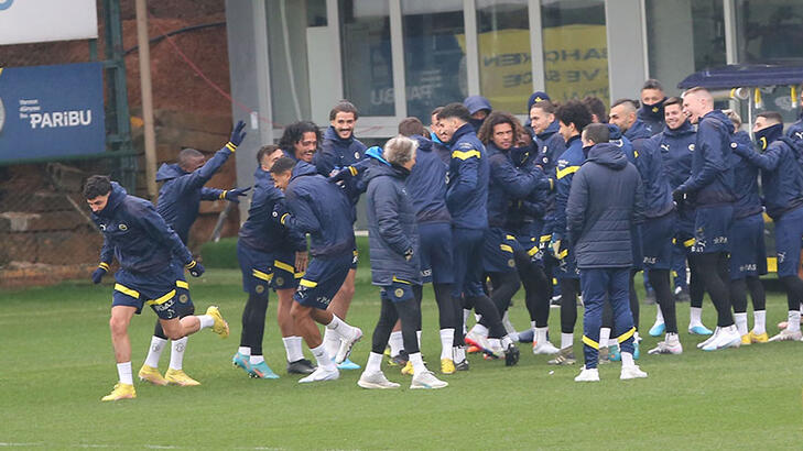 Fenerbahçe'de antrenman çok neşeli geçti
